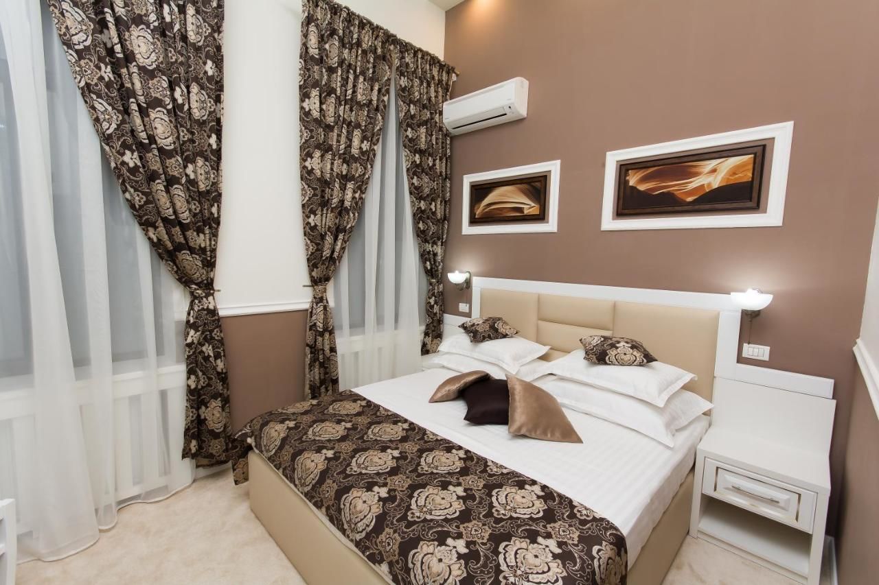 Отель La Strada Boutique Villa Питешти-16