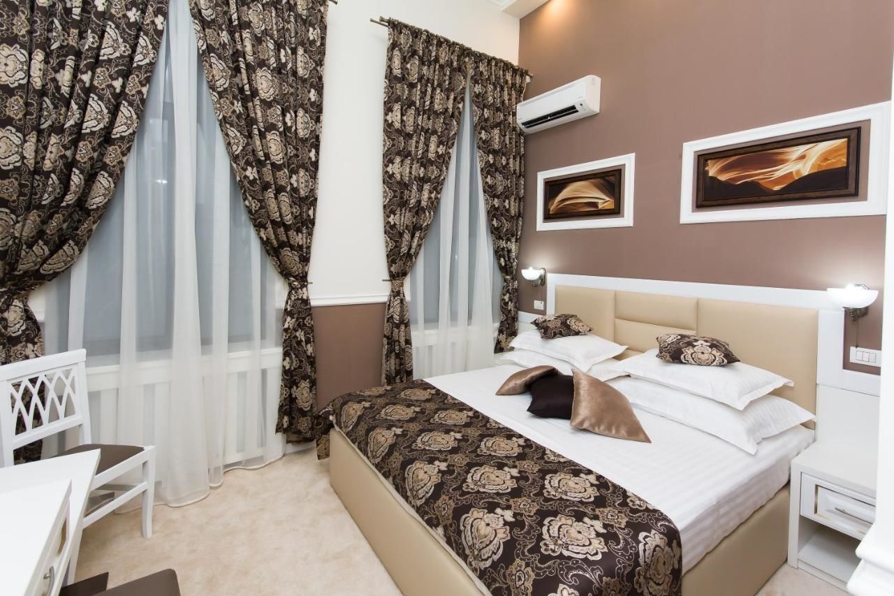 Отель La Strada Boutique Villa Питешти-11